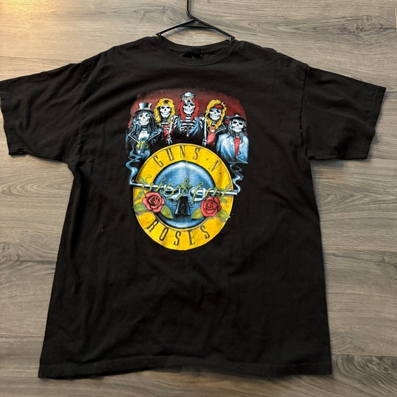 Guns and Roses tshirt - Picture 1 of 4